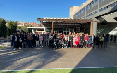 Un centenar de personas celebran la Comida de Navidad de la CET